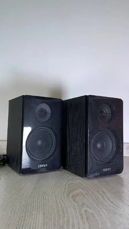 EDIFIER R33BT с функцией Bluetooth, общая мощность 10 Вт. В пользовании 9 месяцев. Полностью исправн — Тбилиси — 150 ₾