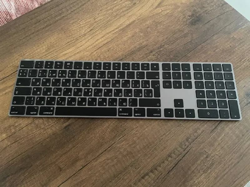 Apple Keyboard, модель A1843, в отличном состоянии. $50 без торга. Район Ваке — Тбилиси — 50 $