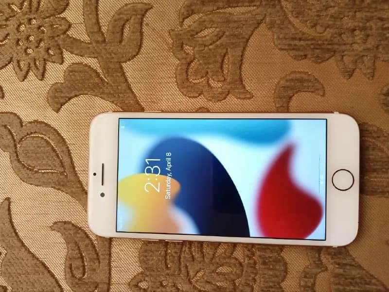 iPhone 7 32 GB rose gold — Тбилиси — 200 ₾