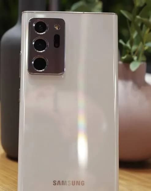 Samsung galaxy Note 20 ultra 5G 256gb. Заводская плёнка на экране, без царапин и сколов, состояние о — Тбилиси — 1 050 ₾