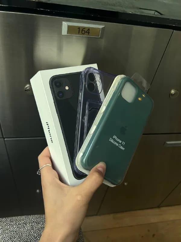 iPhone 11 на 256 гб в хорошем косметическом состоянии и идеальном в техническом. — Тбилиси — 350 $