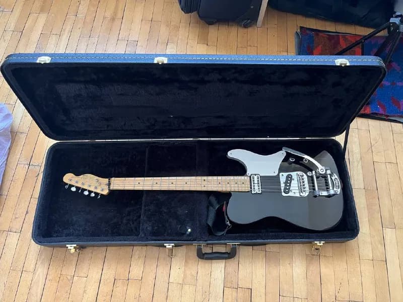 fender squier cabronita с кейсом. — Тбилиси — 1 200 ₾