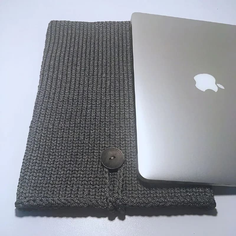 100% handmade вязаный чехол с льняной подкладкой для Macbook Air или Pro. 49 GEL. Качество — топ, ес — Тбилиси — 49 ₾