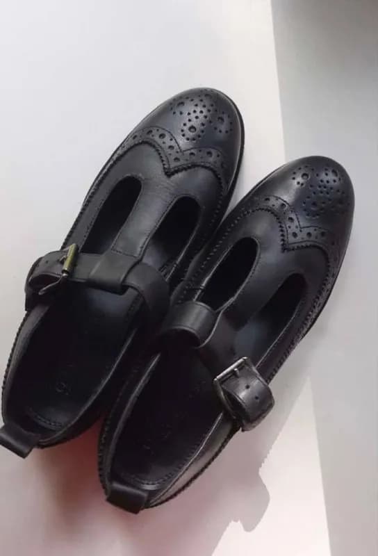 36 не на широкую ногу. Натуральная кожа, качество отличное, покупала на ASOS — Тбилиси — 55 ₾