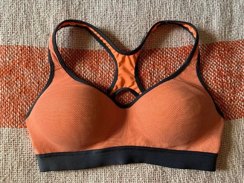 1 - Спортивный топ H&M, размер S, в отличном состоянии, 15 лари — Тбилиси — 15 ₾
