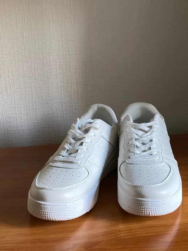 Белые женские кеды — Тбилиси — 25 ₾