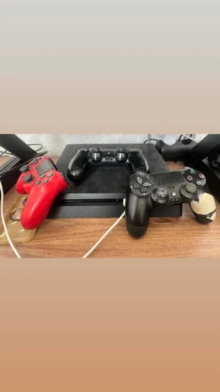 PlayStation 4 — Батуми — 700 ₾