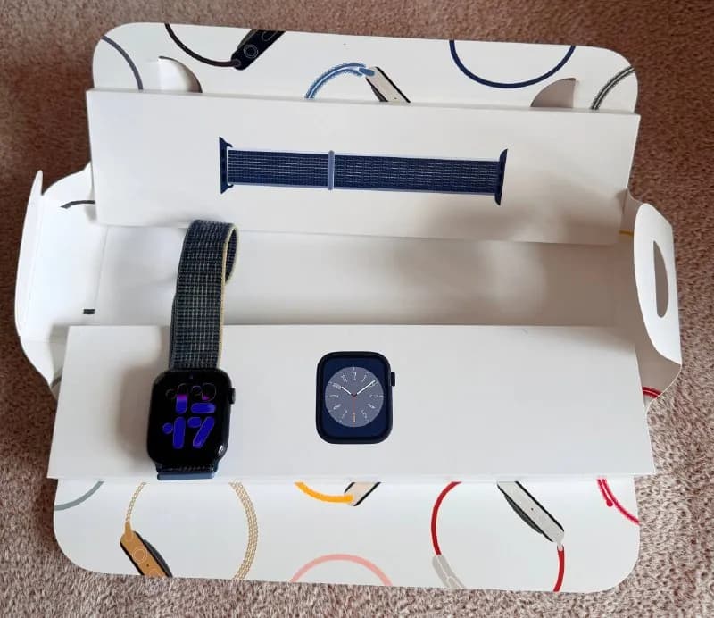 Apple Watch SE и series 8 — Тбилиси — 670 ₾