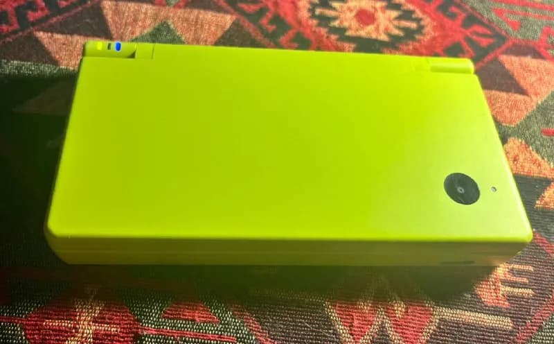 Nintendo DSi Lime в хорошем состоянии. — Тбилиси — 135 ₾