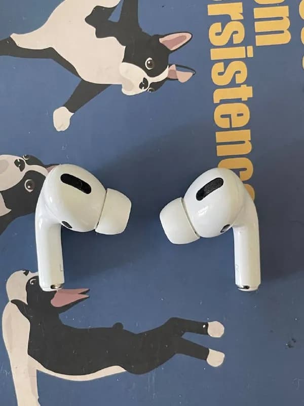 2 наушника AirPods Pro 2, в идеальном состоянии — Тбилиси — 300 ₾