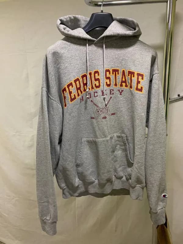 1) Champion Hoodie (m) — 20 gel — Тбилиси — 20 ₾