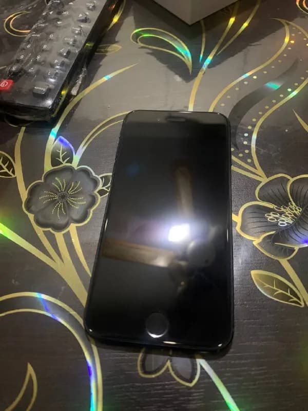 Iphone se 2020 (Iphone se 2). — Тбилиси — 210 ₾