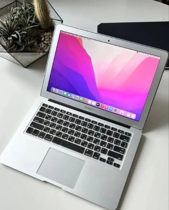 Apple MacBook Air 13» (2017) в отличном рабочем состоянии. — Батуми — 480 ₾
