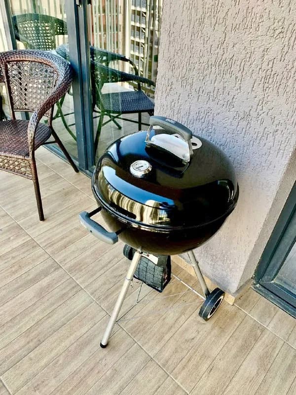 WEBER Classic Kettle 47». Отличное состояние, в использовании 3 месяца. Цена 400 лари (новый стоит 6 — Тбилиси — 400 ₾