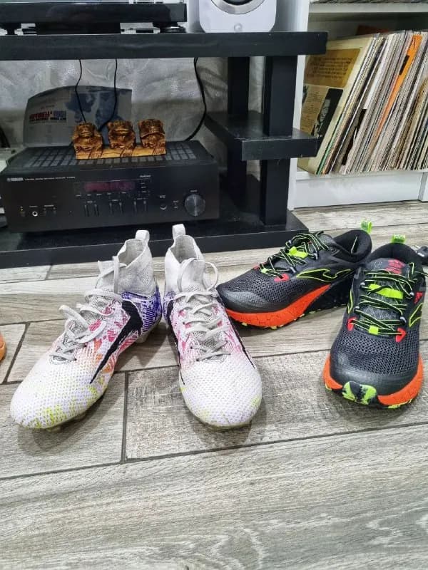 1. AirJordans (размер 8.5, 42) — 40 лари — Тбилиси — 40 ₾