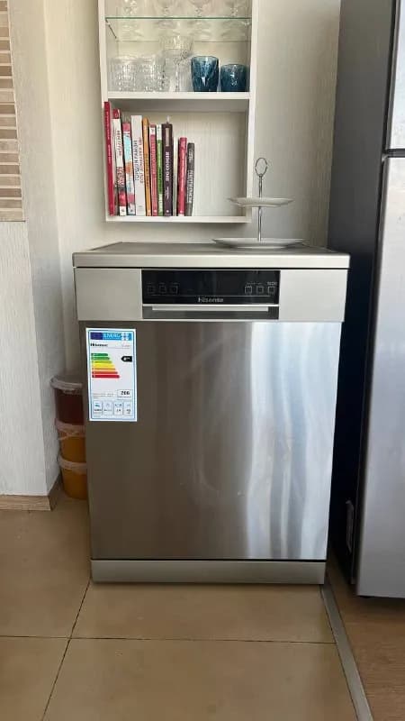 60 см, Hisense, серебряного цвета, состояние идеальное, пользовались меньше полугода. Купили за 1050 — Тбилиси — 1050 ₾
