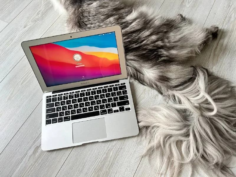 1. Macbook air late 2015 11» 4/128 — Тбилиси — 765 ₾