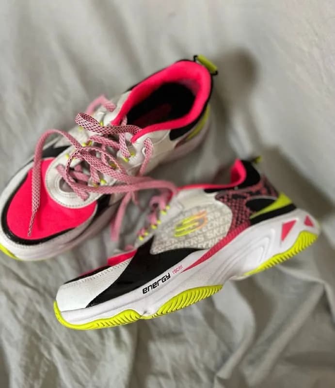 1. Тренировочные кроссовки sketchers, 37 размер, 25 лари — Тбилиси — 25 ₾