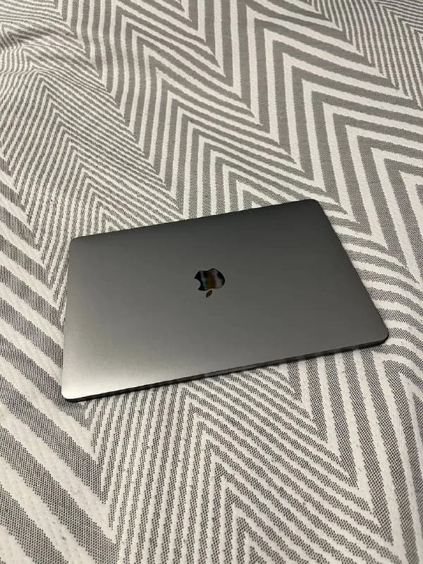 MacBook Pro 13» на M1. 8/256. В идеальном состоянии. Всего 32 цикла зарядки. Емкость аккумулятора 10 — Тбилиси — 800 $