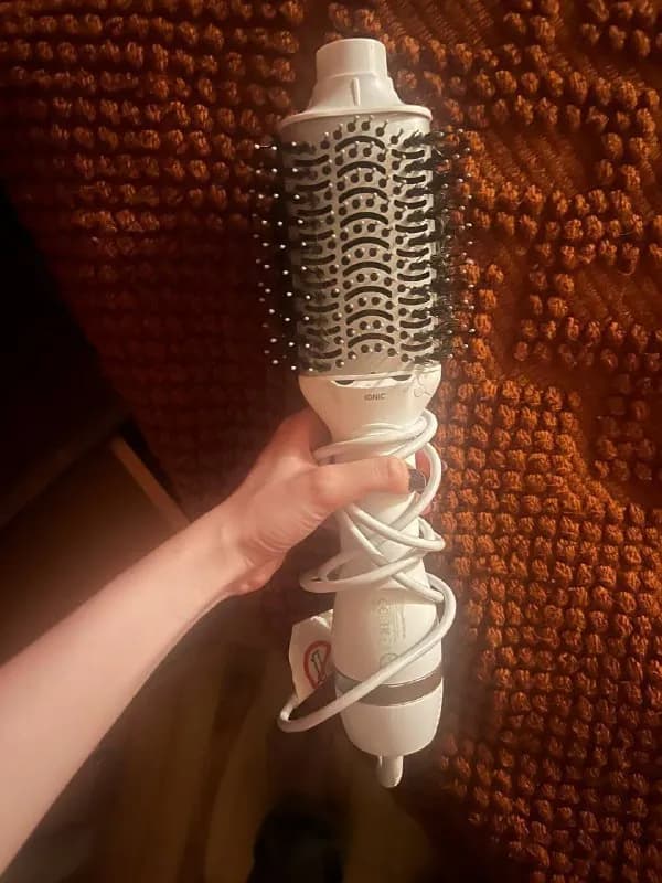Rowenta Volumizier CF6130F0 с ионизацией. Подходит любой длине волос. Цена 50 лари. — Тбилиси — 50 ₾