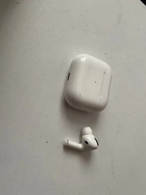 AirPods 3 150 лари и правый наушник AirPods Pro 150 лари — Тбилиси — 3 150 ₾