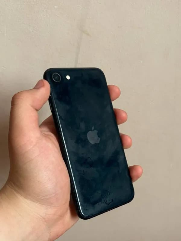 iPhone SE 2022 (3-е поколение) — Батуми — 200 ₾