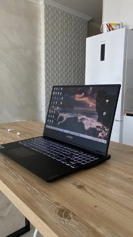 LENOVO Legion Y540-15IRH. Состояние идеальное! 16 гигов оперативной, SSD на 250 гигов, жесткий ди — Тбилиси — 2000 ₾