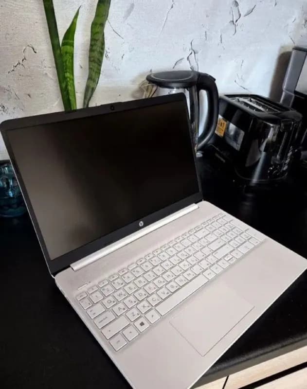 HP Laptop 15 использовался аккуратно и бережно, в основном для работы, учёбы и просмотра фильмов. — Батуми — 450 ₾