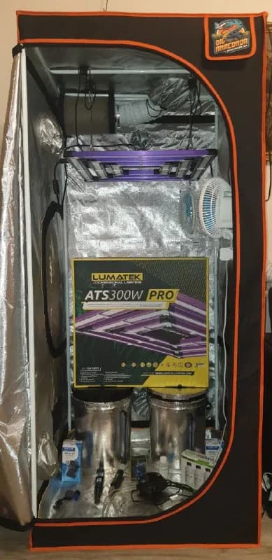 80×80×180см. Лампа Lumatek ATS 300Pro. Вытяжка TT Pro100, короб с поролоном для тихого звука. Фильтр — Тбилиси — 2 850 ₾