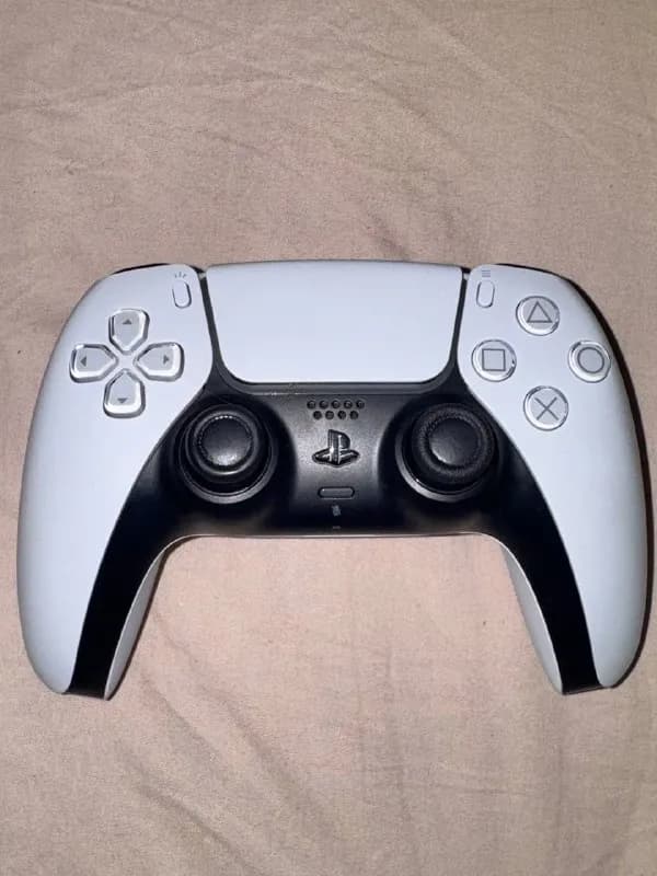 DualSense White для PS5 / ПК. — Батуми — 140 ₾
