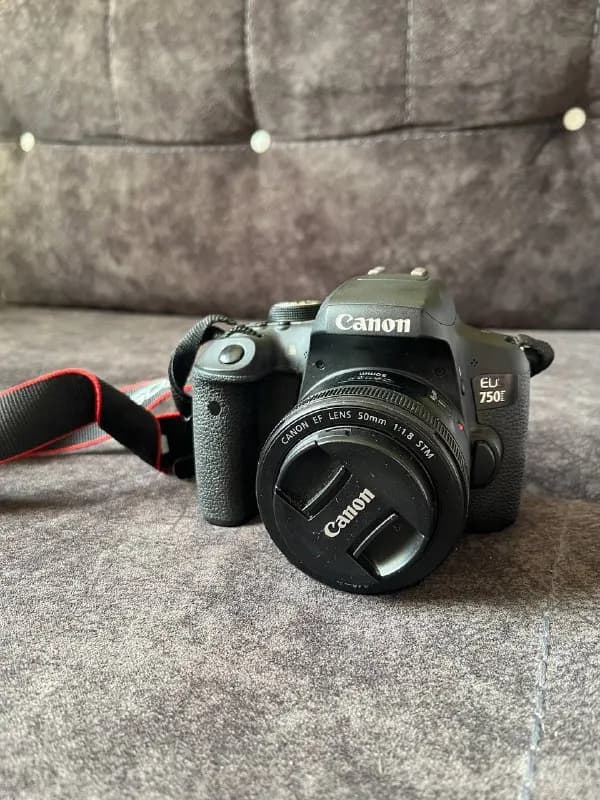 Canon 750d и объективы к нему: Canon 50 mm 1:1.8 stm и canon 55-250mm 1:4-5.6 is ll, а также очень хо — Тбилиси — 1 250 ₾