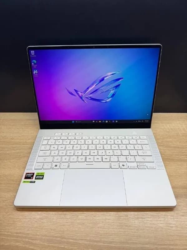 ASUS ROG Zephyrus G14, в отличном состоянии, в использовании год, аккум в идеале — Батуми — 3 000 ₾