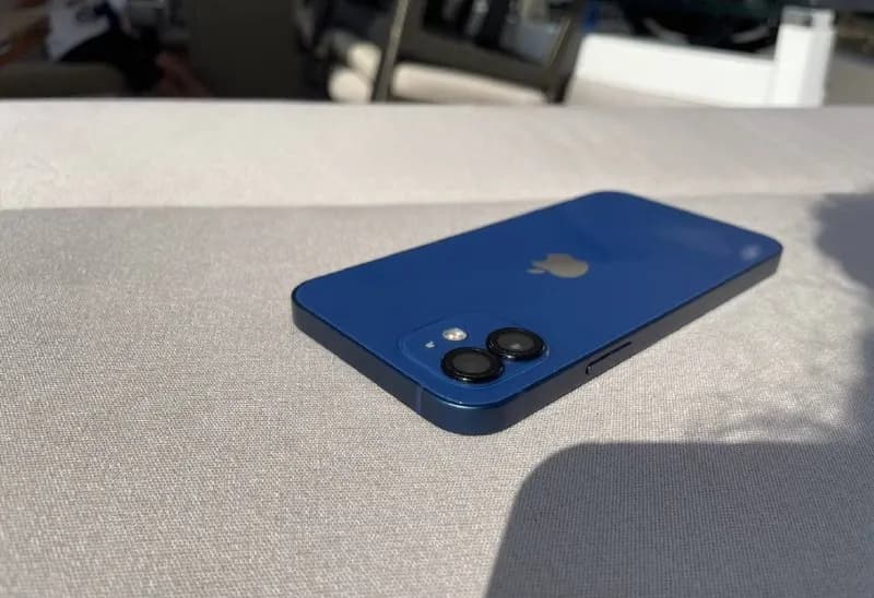 IPhone 12 Blue на 64gb. — Тбилиси — 1 100 ₾