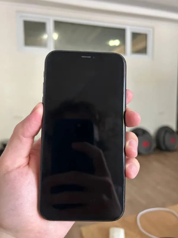 Iphone xr 64 gb, в идеальном состоянии, ничего не менялось, всегда носился в чехле, емкость аккумуля — Тбилиси — 200 $