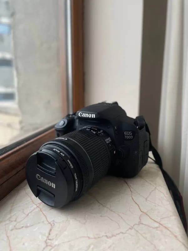 Canon 700D вместе с объективом — Тбилиси — 800 ₾