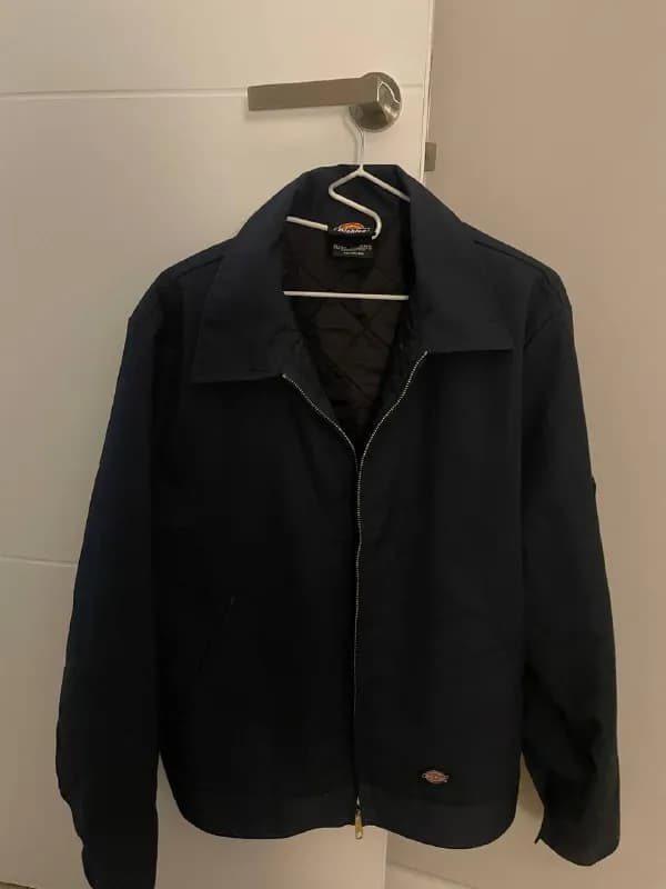 Dickies размера M, в идеальном состоянии, носилась пару раз — Тбилиси — 150 ₾