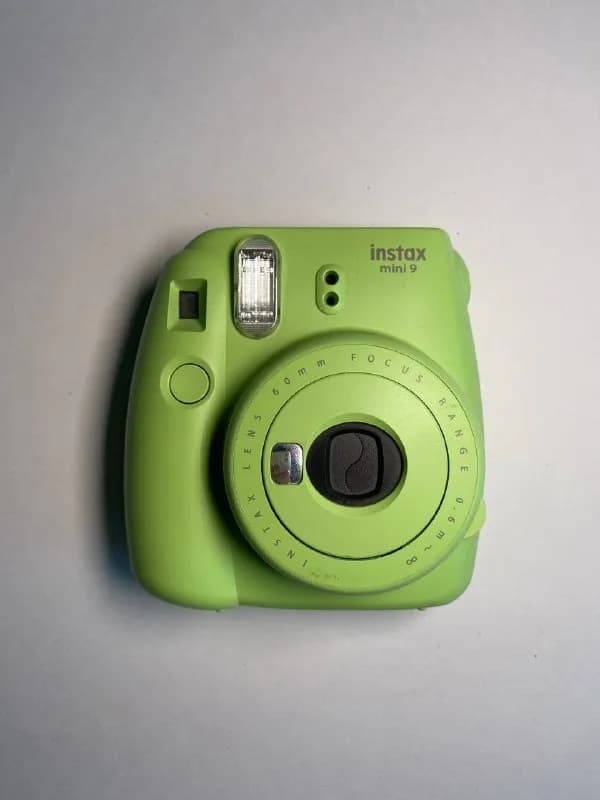 1. Fujifilm instax mini 9 — 175 лари — Тбилиси — 175 ₾