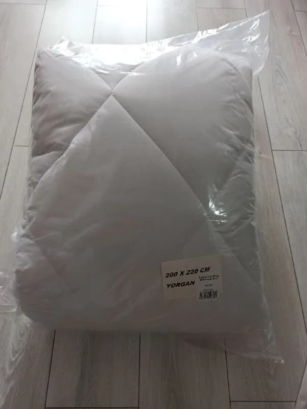 200×220 (в упаковке) 45 лари и новую подушку 50×70 (в упаковке 15 лари) — Батуми — 45 ₾