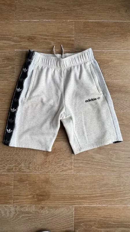 1) Fear of god essentials shorts — Батуми — 80 ₾