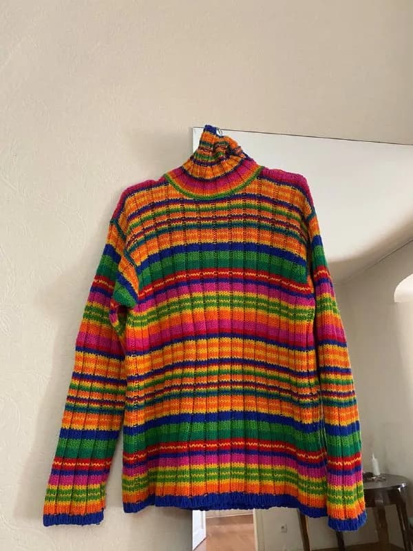 1. Натуральный шерстяной свитер Benetton, M, 15 gel — Тбилиси — 15 ₾