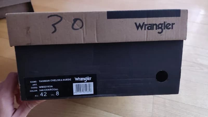 Wrangler, 42 размер. Чистые, как новые, надевал пару раз. 90 лари, торга нет. — Тбилиси — 90 ₾
