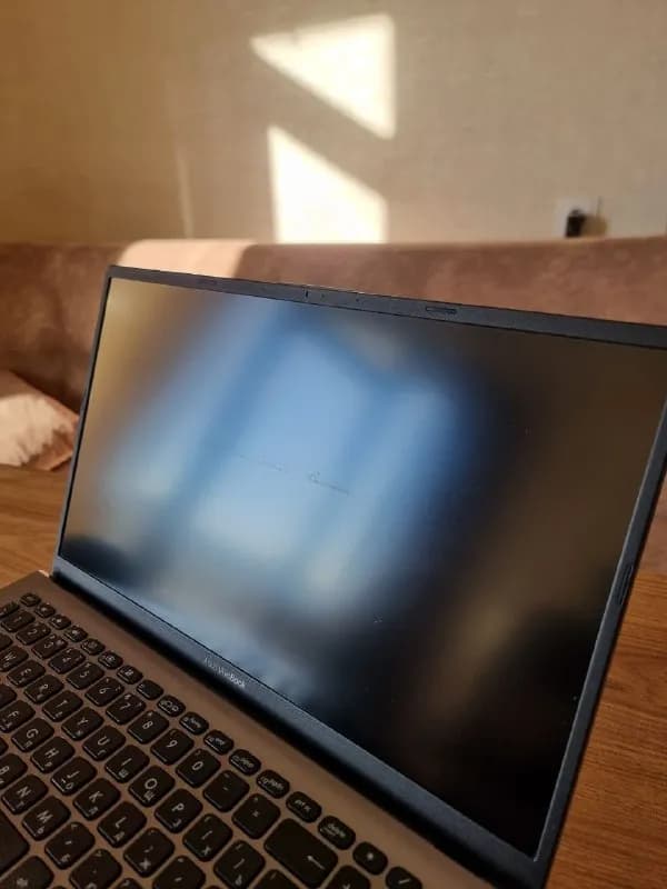 Macbook) — Тбилиси — 750 ₾