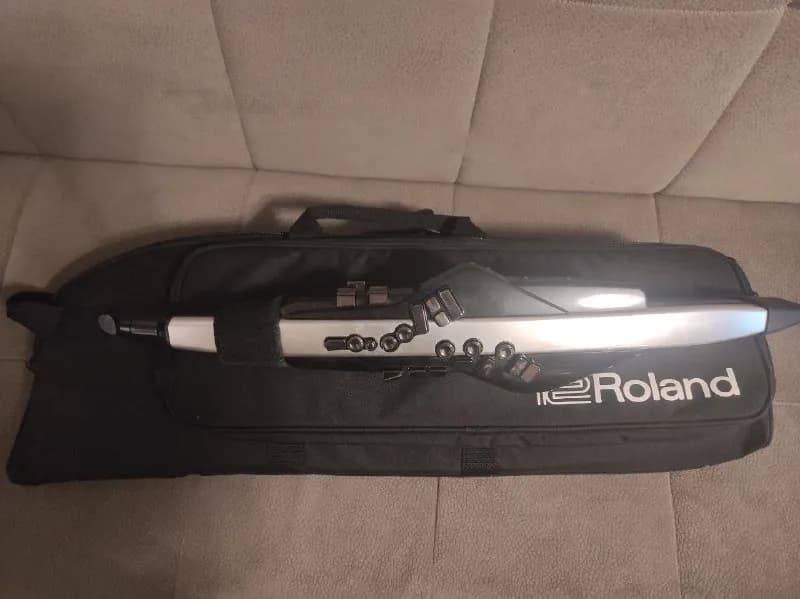 Roland AE-30. Топовая модель, идеальное состояние. Отличная штука для практики дома. В комплекте род — Тбилиси — 1 100 $