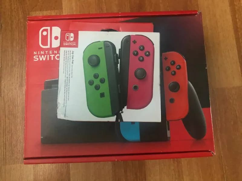 Nintendo Switch + джойстики, цена 650 gel — Тбилиси — 650 ₾