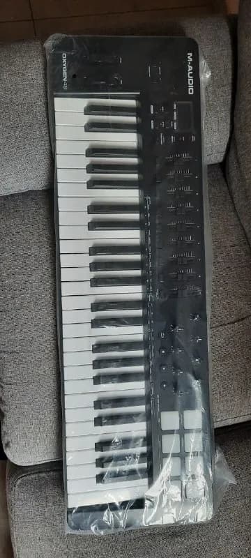 Midi-клавиатуру M-audio Oxygen-49 за пол цены в упаковке — Тбилиси — 275 ₾