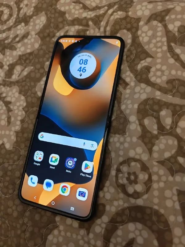 Motorola RAZR 2024 в хорошем состоянии цена: 380 лари — Тбилиси — 380 ₾