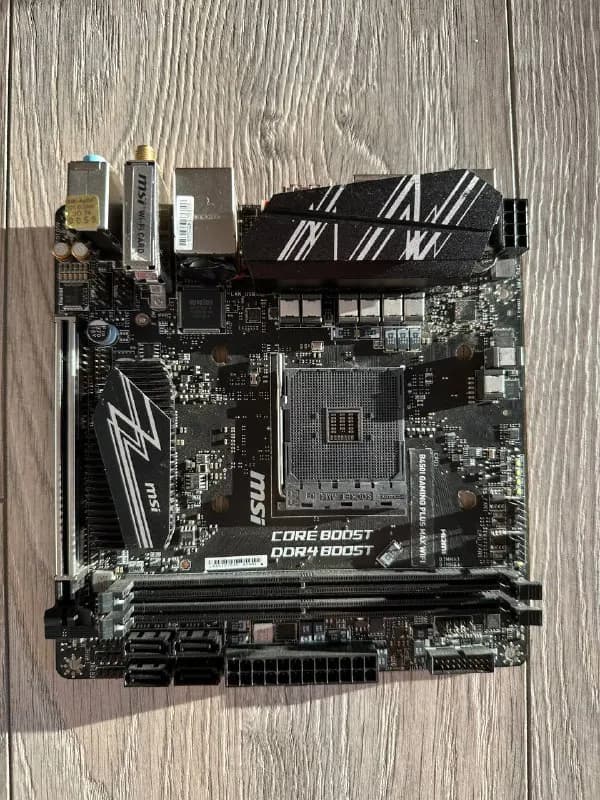 1. Материнская плата MSI B450i Gaming Plus Max Wifi, 1 слот M2, mini ITX (17cmx17cm), идеально подой — Тбилиси — 320 ₾