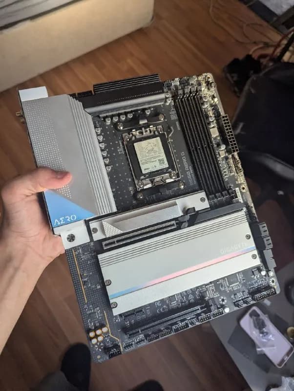 Gigabyte b650 aero G — Батуми — 400 ₾