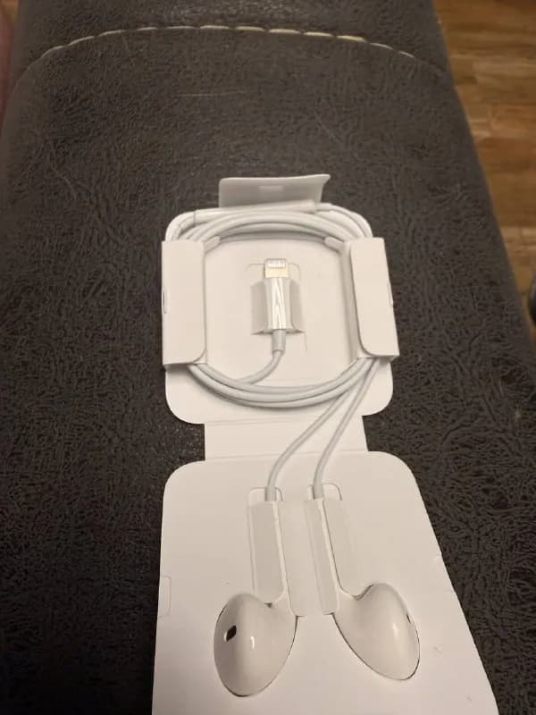 Apple EarPods — Батуми — 20 ₾