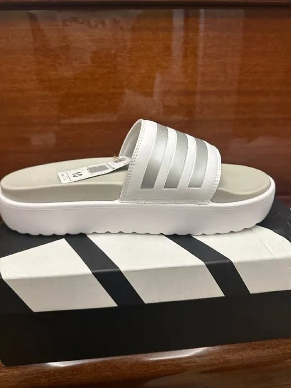 41 размер!!! Новые, оригинал ADIDAS ADILETTE PLATFORM, не подошел размер. Отдам за 100 лар!!! — Батуми — 100 ₾